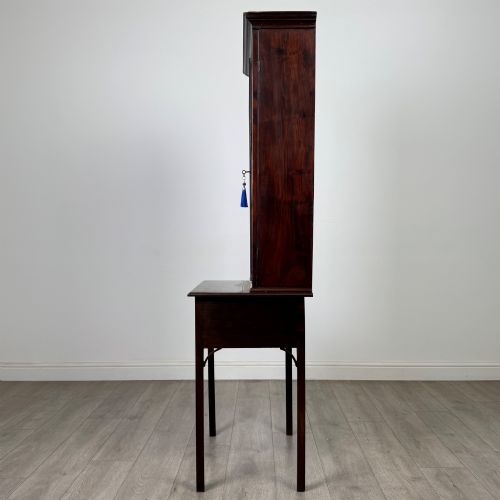ANTIQUE 18TH CENTURY GEORGIAN DISPLAY CABINET IN MAHOGANY - ADDITIONAL PHOTO 3