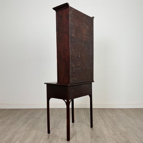 ANTIQUE 18TH CENTURY GEORGIAN DISPLAY CABINET IN MAHOGANY - ADDITIONAL PHOTO 4