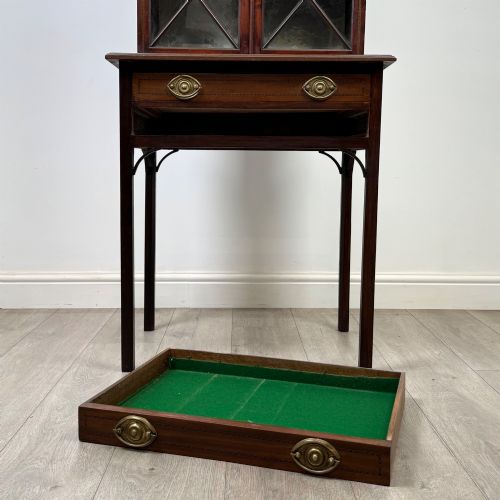 ANTIQUE 18TH CENTURY GEORGIAN DISPLAY CABINET IN MAHOGANY - ADDITIONAL PHOTO 10
