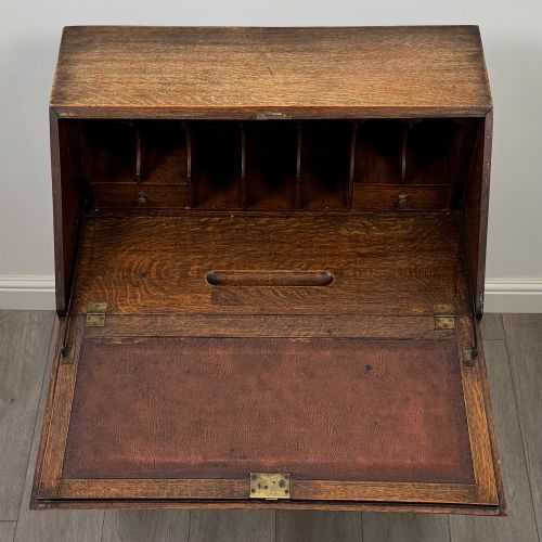 ANTIQUE 20TH CENTURY JACOBEAN STYLE BUREAU IN OAK - ADDITIONAL PHOTO 10