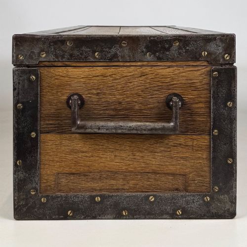 ANTIQUE 20TH CENTURY OAK STORAGE BOX OF FINE QUALITY - ADDITIONAL PHOTO 2