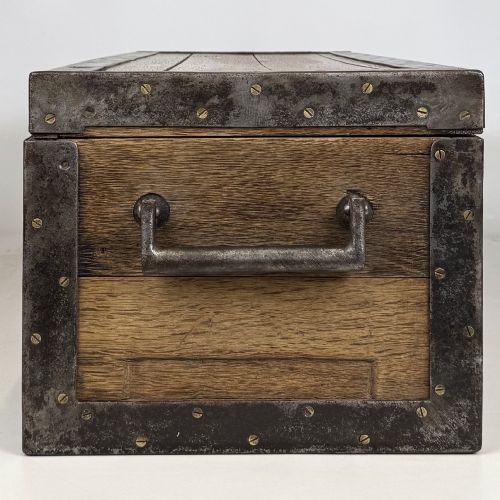 ANTIQUE 20TH CENTURY OAK STORAGE BOX OF FINE QUALITY - ADDITIONAL PHOTO 6