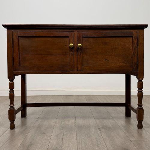 antique 20th century edwardian cupboard in oak - CATEGORY: ANTIQUE SIDEBOARDS - DATED EDWARDIAN