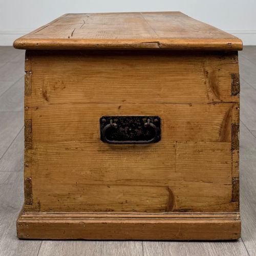 ANTIQUE 19TH CENTURY VICTORIAN BLANKET BOX IN PINE - ADDITIONAL PHOTO 2