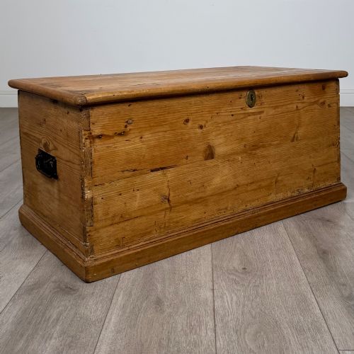 ANTIQUE 19TH CENTURY VICTORIAN BLANKET BOX IN PINE - ADDITIONAL PHOTO 7