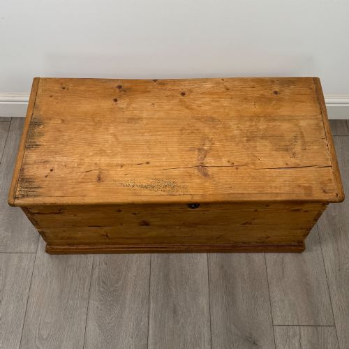 ANTIQUE 19TH CENTURY VICTORIAN BLANKET BOX IN PINE - ADDITIONAL PHOTO 8