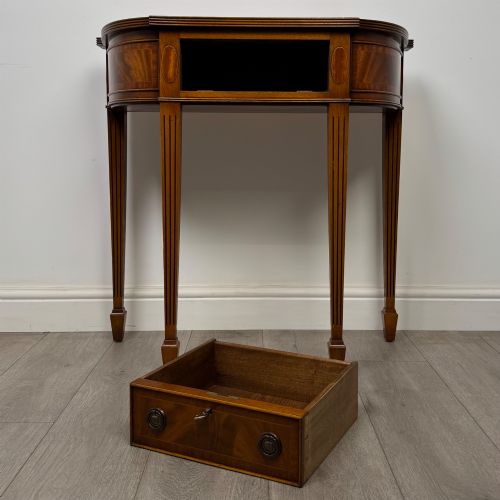 ANTIQUE 20TH CENTURY MAHOGANY SIDE TABLE BY E G HUDSON - ADDITIONAL PHOTO 9