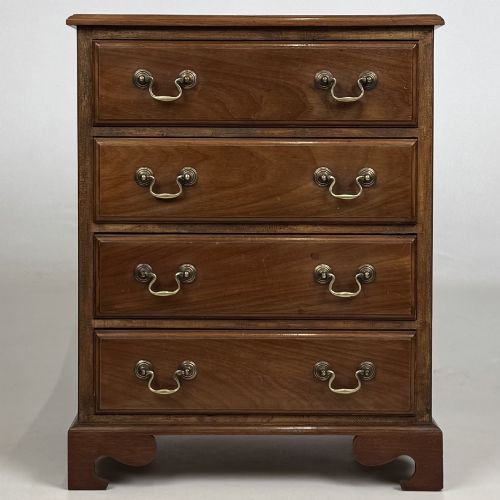 antique 20th century small chest of drawers in mahogany - CATEGORY: ANTIQUE CHEST OF DRAWERS - DATED EDWARDIAN