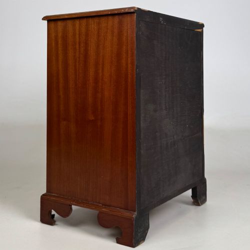 ANTIQUE 20TH CENTURY SMALL CHEST OF DRAWERS IN MAHOGANY - ADDITIONAL PHOTO 3