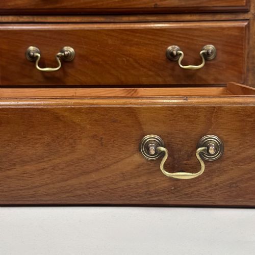 ANTIQUE 20TH CENTURY SMALL CHEST OF DRAWERS IN MAHOGANY - ADDITIONAL PHOTO 10