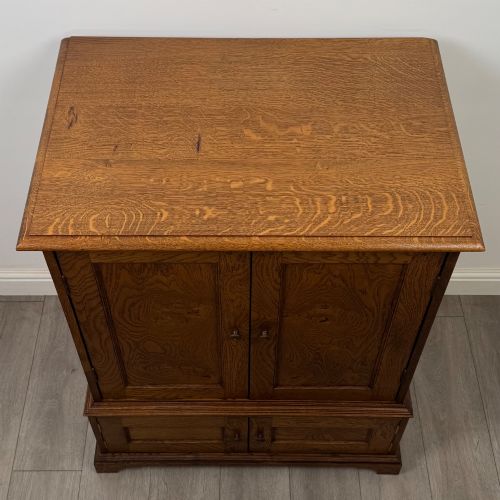 ANTIQUE 20TH CENTURY FINE QUALITY CUPBOARD IN BURR OAK - ADDITIONAL PHOTO 9