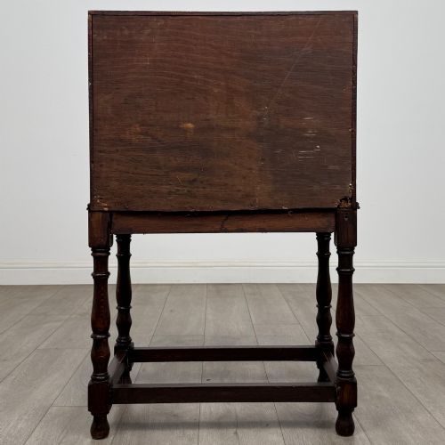 ANTIQUE 20TH CENTURY JACOBEAN STYLE BUREAU IN OAK - ADDITIONAL PHOTO 5