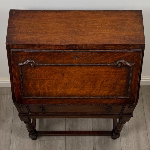 ANTIQUE 20TH CENTURY JACOBEAN STYLE BUREAU IN OAK - ADDITIONAL PHOTO 9