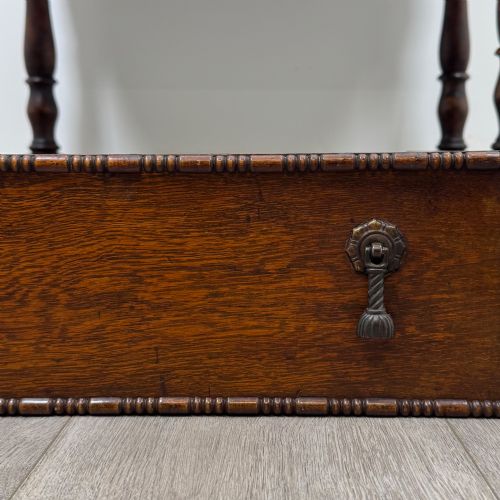 ANTIQUE 20TH CENTURY JACOBEAN STYLE BUREAU IN OAK - ADDITIONAL PHOTO 12