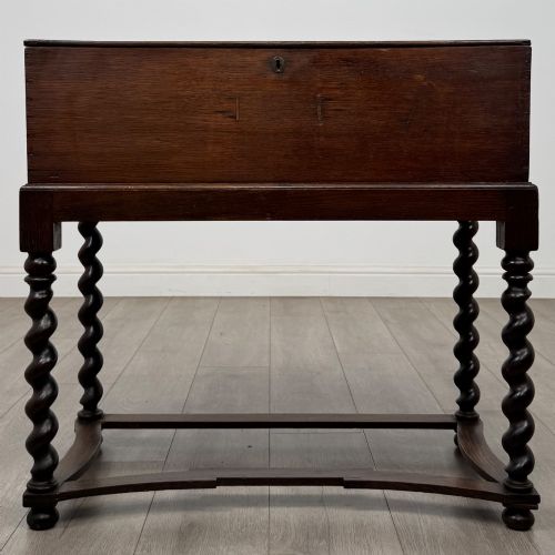 ANTIQUE 19TH CENTURY VICTORIAN BOX ON STAND IN OAK