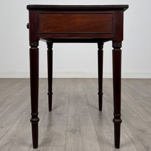 ANTIQUE 18TH CENTURY GEORGIAN SIDE TABLE IN MAHOGANY - ADDITIONAL PHOTO 2