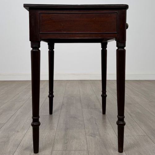 ANTIQUE 18TH CENTURY GEORGIAN SIDE TABLE IN MAHOGANY - ADDITIONAL PHOTO 6