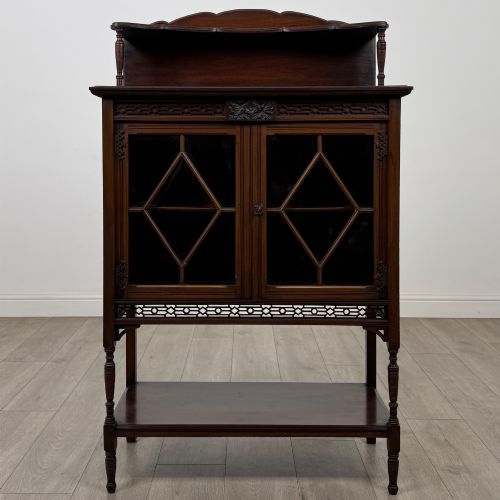 ANTIQUE 20TH CENTURY EDWARDIAN DISPLAY CABINET IN MAHOGANY