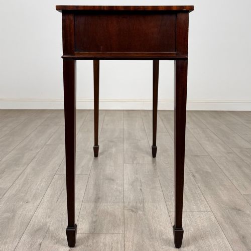 ANTIQUE 20TH CENTURY SERPENTINE WRITING TABLE IN MAHOGANY - ADDITIONAL PHOTO 2