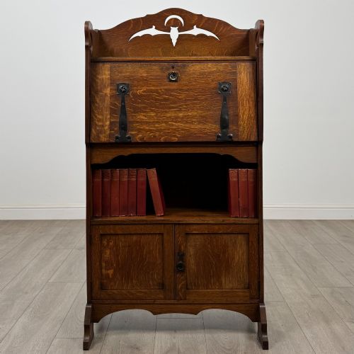 ANTIQUE 20TH CENTURY ARTS CRAFTS BUREAU IN OAK