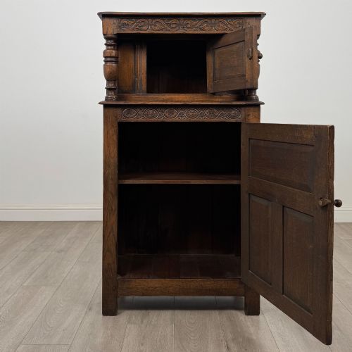 ANTIQUE 20TH CENTURY NARROW COURT CUPBOARD IN OAK - ADDITIONAL PHOTO 1