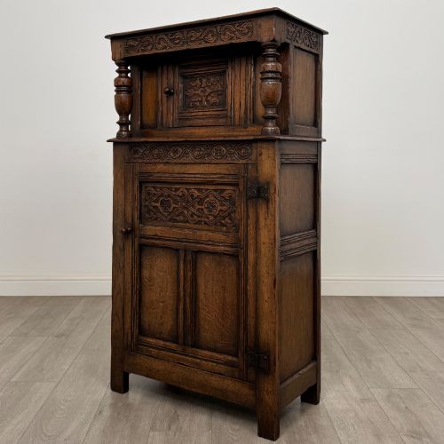 ANTIQUE 20TH CENTURY NARROW COURT CUPBOARD IN OAK - ADDITIONAL PHOTO 2