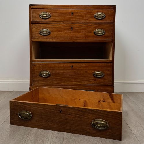 ANTIQUE 18TH CENTURY SMALL GEORGIAN CHEST OF DRAWERS IN MAHOGANY - ADDITIONAL PHOTO 9