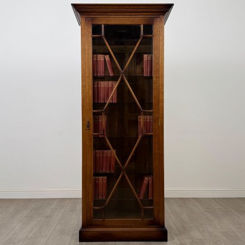 ANTIQUE 20TH CENTURY GLAZED DISPLAY CABINET IN OAK