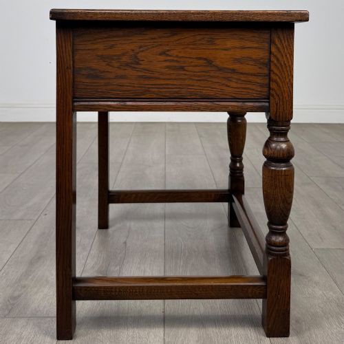 ANTIQUE 20TH CENTURY JACOBEAN STYLE SIDE TABLE IN OAK - ADDITIONAL PHOTO 6