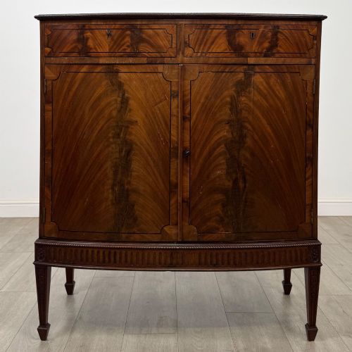 ANTIQUE 18TH CENTURY GEORGIAN CUPBOARD IN MAHOGANY