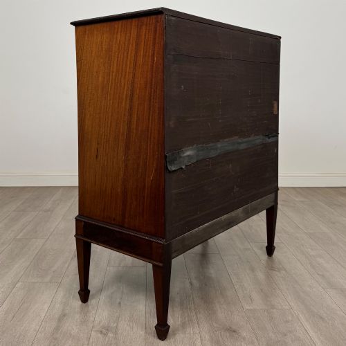 ANTIQUE 18TH CENTURY GEORGIAN CUPBOARD IN MAHOGANY - ADDITIONAL PHOTO 4