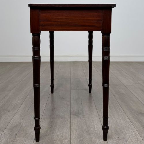 ANTIQUE 18TH CENTURY GEORGIAN WRITING TABLE IN MAHOGANY - ADDITIONAL PHOTO 2