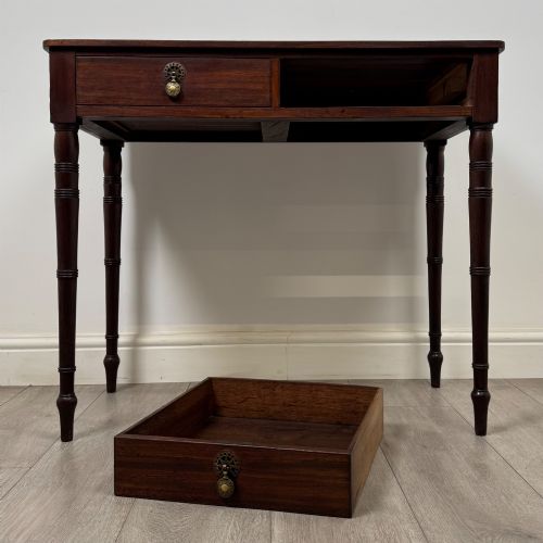 ANTIQUE 18TH CENTURY GEORGIAN WRITING TABLE IN MAHOGANY - ADDITIONAL PHOTO 9