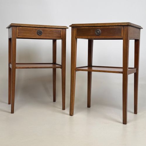ANTIQUE 20TH CENTURY PAIR OF BEDSIDE CABINETS IN MAHOGANY