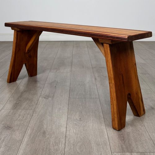 ANTIQUE 20TH CENTURY SMALL GOOD QUALITY PITCH PINE BENCH