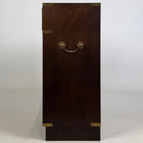 ANTIQUE 20TH CENTURY CAMPAIGN STYLE CABINET IN MAHOGANY - ADDITIONAL PHOTO 3