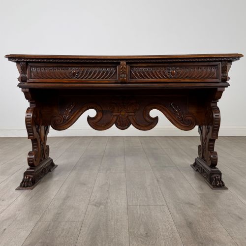 ANTIQUE 19TH CENTURY FRENCH STYLE SIDE TABLE IN WALNUT