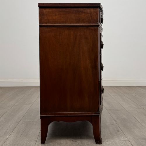 ANTIQUE 20TH CENTURY BOW FRONT CHEST OF DRAWERS IN MAHOGANY - ADDITIONAL PHOTO 6