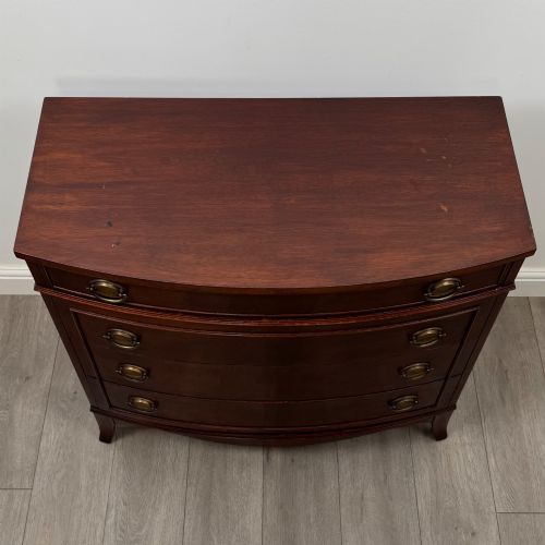 ANTIQUE 20TH CENTURY BOW FRONT CHEST OF DRAWERS IN MAHOGANY - ADDITIONAL PHOTO 8