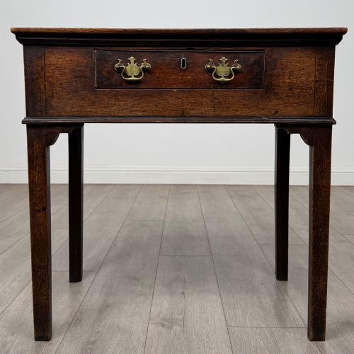 ANTIQUE 18TH CENTURY GEORGIAN SIDE TABLE IN OAK