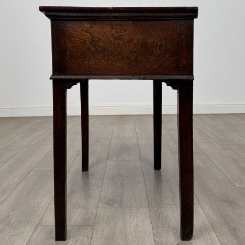 ANTIQUE 18TH CENTURY GEORGIAN SIDE TABLE IN OAK - ADDITIONAL PHOTO 2