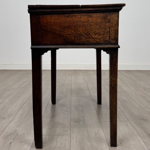 ANTIQUE 18TH CENTURY GEORGIAN SIDE TABLE IN OAK - ADDITIONAL PHOTO 6