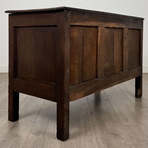 ANTIQUE 18TH CENTURY GEORGIAN COFFER BLANKET BOX IN OAK - ADDITIONAL PHOTO 3