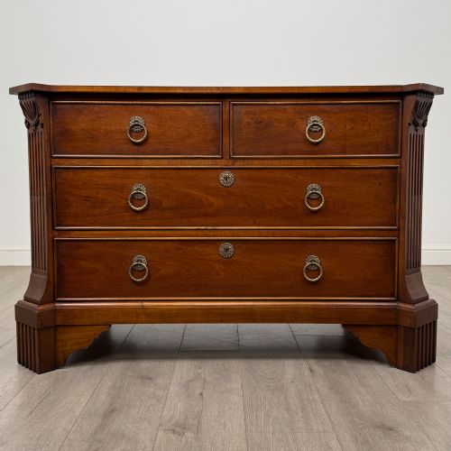 ANTIQUE 20TH CENTURY MAHOGANY CHEST OF DRAWERS BY HICKORY CHAIR