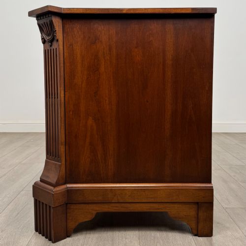 ANTIQUE 20TH CENTURY MAHOGANY CHEST OF DRAWERS BY HICKORY CHAIR - ADDITIONAL PHOTO 2