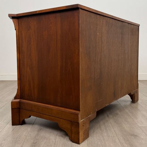 ANTIQUE 20TH CENTURY MAHOGANY CHEST OF DRAWERS BY HICKORY CHAIR - ADDITIONAL PHOTO 3