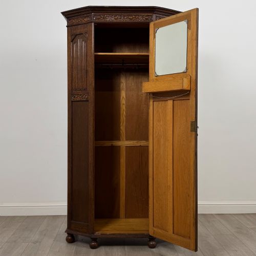 ANTIQUE 20TH CENTURY CARVED LINENFOLD WARDROBE IN OAK - ADDITIONAL PHOTO 1
