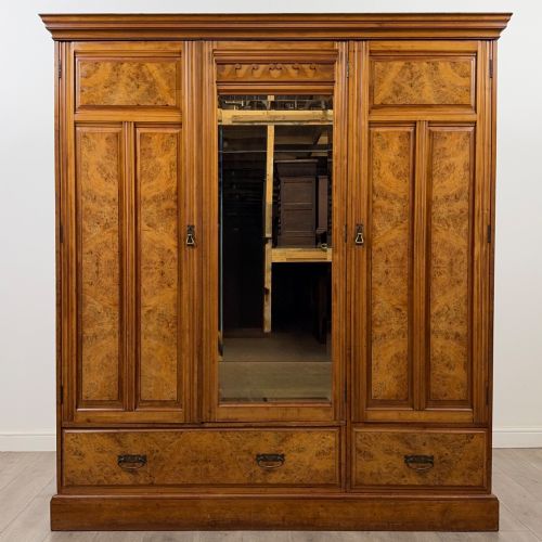 ANTIQUE 20TH CENTURY LARGE ART DECO WARDROBE IN BURR WALNUT