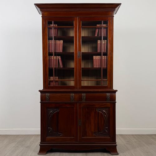 ANTIQUE 20TH CENTURY GOOD QUALITY BOOKCASE IN MAHOGANY