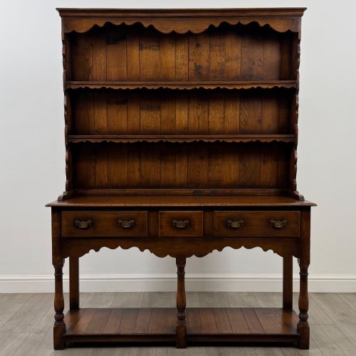 antique 20th century fine quality welsh dresser in oak - CATEGORY: ANTIQUE DRESSERS - DATED EDWARDIAN